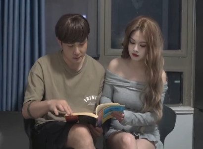 Gái Xinh Người Mẫu Bị Bạn Trai Đè Ra Địt Trên Xe Hơi Giữa Đường Cao Tốc